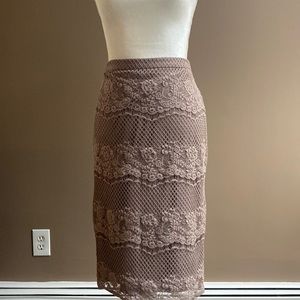 Eva Mendes lacey pencil skirt
